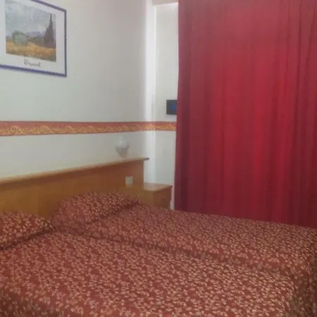 Athena Hotel 3*